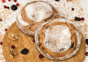 Хлеб с клюквой и грецкими орехами