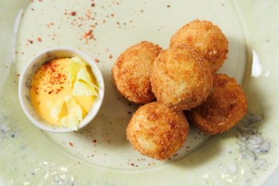 Куриные крокеты с сыром